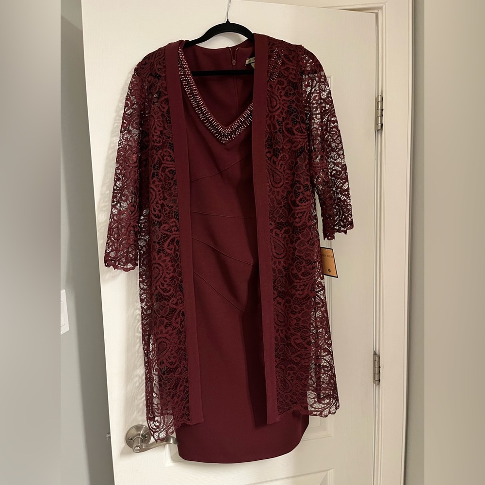 NWT elegant 2 Piece Maya Brook Dress. Size 8